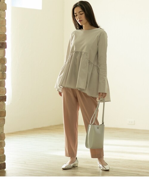 OPAQUE.CLIP（オペークドットクリップ）の「◆異素材Aラインカットソー/シルク調コットン【洗濯機洗い可】（Tシャツ/カットソー・レディース・グレー/ホワイト/ブラック/ライトブルー・40/38/36/42/34）」の10枚目の写真