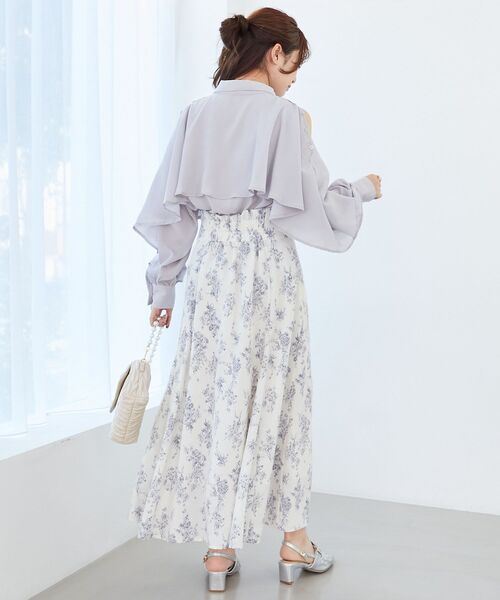 MAJESTIC LEGON（マジェスティックレゴン）の「肩あきケープブラウス（シャツ/ブラウス・レディース・ライトグレー/アイボリー/ブラック・MEDIUM）」の16枚目の写真