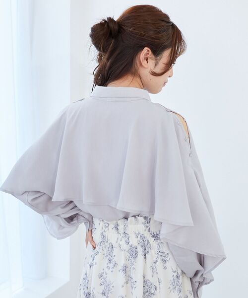 MAJESTIC LEGON（マジェスティックレゴン）の「肩あきケープブラウス（シャツ/ブラウス・レディース・ライトグレー/アイボリー/ブラック・MEDIUM）」の19枚目の写真