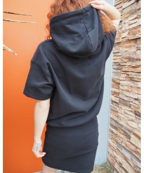 RVCA(ルーカ)の「RVCA レディース MINI RVCA HOODIE ST DRESS ワンピース 【2024年春夏モデル】/ルーカレディースタイトリブデザインワンピースフーディ(ワンピース・レディース・イエロー/ブラック/ホワイト×ネイビー・SMALL/MEDIUM)」の14枚目の写真
