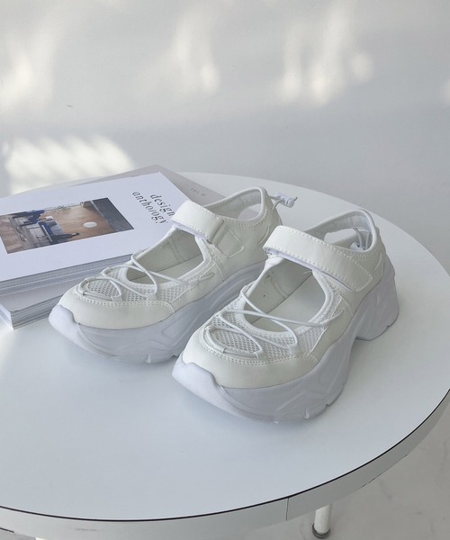 AS KNOW AS plus（アズノゥアズプラス）の「メッシュスニーカーサンダル（サンダル・レディース・ブラック/ホワイト/ベージュ・M/L）」の4枚目の写真