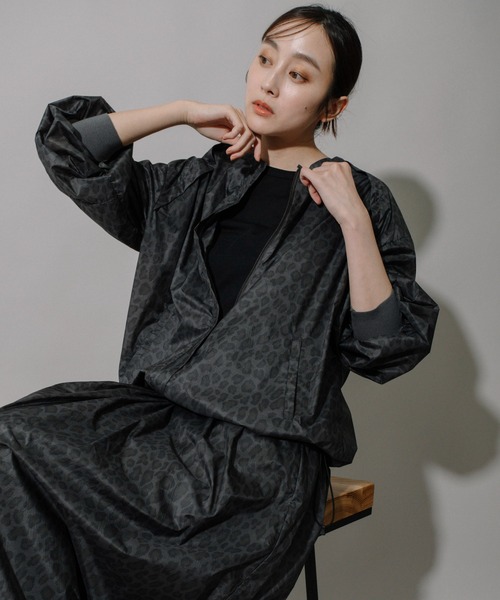 Munich(ミューニック)の「レオパードプリント7Dナイロンリップストップブルゾン(ミリタリージャケット・レディース・ライトグレー/ブラウン/ダークグレー・S)」の1枚目の写真