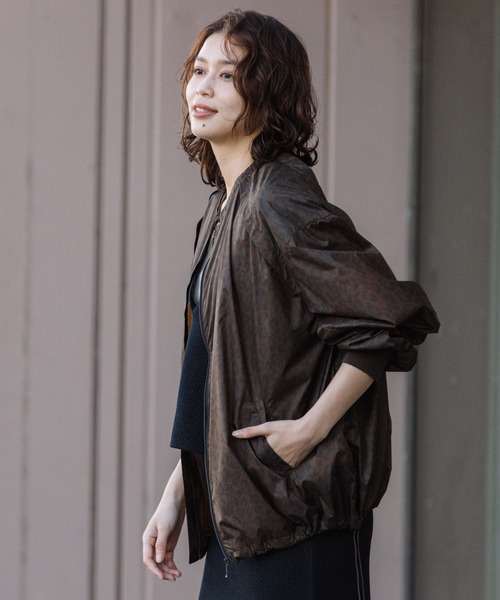 Munich(ミューニック)の「レオパードプリント7Dナイロンリップストップブルゾン(ミリタリージャケット・レディース・ライトグレー/ブラウン/ダークグレー・S)」の9枚目の写真