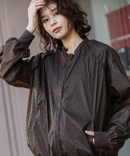 Munich(ミューニック)の「レオパードプリント7Dナイロンリップストップブルゾン(ミリタリージャケット・レディース・ライトグレー/ブラウン/ダークグレー・S)」の16枚目の写真