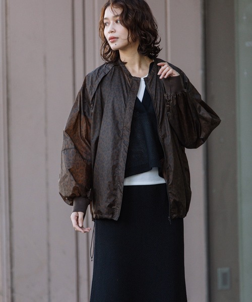 Munich(ミューニック)の「レオパードプリント7Dナイロンリップストップブルゾン(ミリタリージャケット・レディース・ライトグレー/ブラウン/ダークグレー・S)」の10枚目の写真