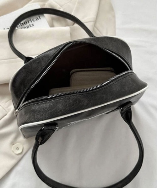 Port（ポート）の「【 Jelly moo / ジェリームー 】 ヴィンテージ風 バタフライデザイン ボストンバッグ / ハンドバッグ / Y2K（ボストンバッグ・レディース・ブラック/ブラウン・FREE）」の8枚目の写真