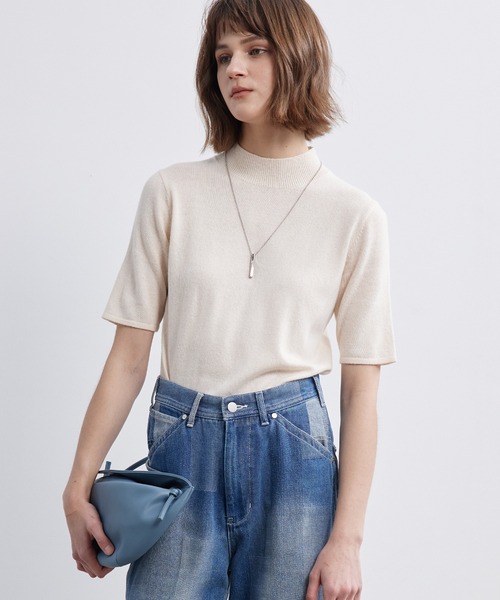 ELOOPS(イーループス)の「【ELOOPS】クルーネック フィットニットTシャツ・プルオーバー(Tシャツ/カットソー・レディース・ライトベージュ/チャコールグレー/ブルー・L/M/S)」の5枚目の写真
