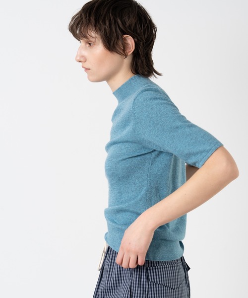 ELOOPS(イーループス)の「【ELOOPS】クルーネック フィットニットTシャツ・プルオーバー(Tシャツ/カットソー・レディース・ライトベージュ/チャコールグレー/ブルー・L/M/S)」の18枚目の写真