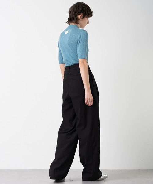 ELOOPS(イーループス)の「【ELOOPS】クルーネック フィットニットTシャツ・プルオーバー(Tシャツ/カットソー・レディース・ライトベージュ/チャコールグレー/ブルー・L/M/S)」の13枚目の写真