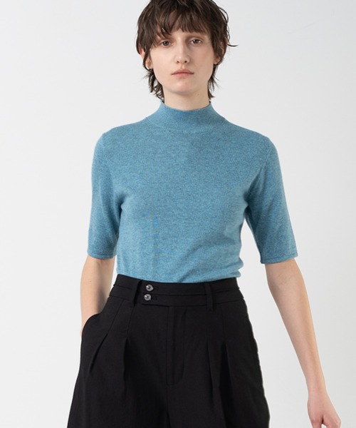 ELOOPS(イーループス)の「【ELOOPS】クルーネック フィットニットTシャツ・プルオーバー(Tシャツ/カットソー・レディース・ライトベージュ/チャコールグレー/ブルー・L/M/S)」の9枚目の写真