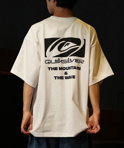 Quiksilver（クイックシルバー）の「【ムラサキスポーツ限定】QUIKSILVER/クイックシルバー 半袖Tシャツ/バックプリントTee オーバーサイズ QST242614M（Tシャツ/カットソー・メンズ・ホワイト×レッド/ホワイト×ブラック/ブラック×ホワイト・M/L）」の2枚目の写真