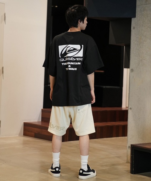 Quiksilver（クイックシルバー）の「【ムラサキスポーツ限定】QUIKSILVER/クイックシルバー 半袖Tシャツ/バックプリントTee オーバーサイズ QST242614M（Tシャツ/カットソー・メンズ・ホワイト×レッド/ホワイト×ブラック/ブラック×ホワイト・M/L）」の21枚目の写真