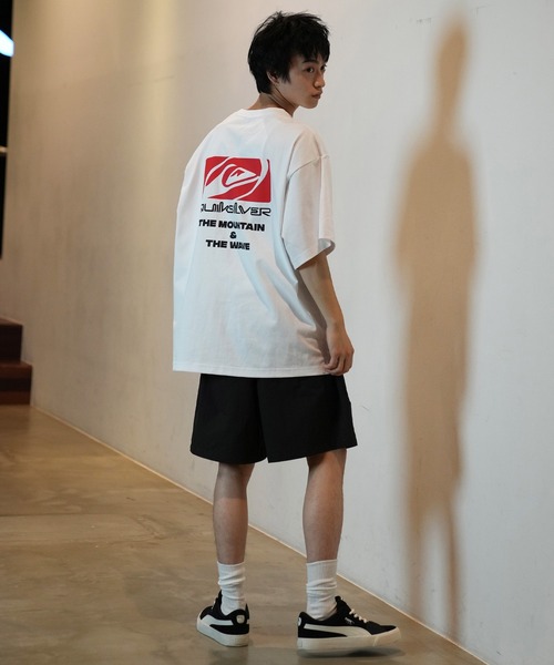 Quiksilver（クイックシルバー）の「【ムラサキスポーツ限定】QUIKSILVER/クイックシルバー 半袖Tシャツ/バックプリントTee オーバーサイズ QST242614M（Tシャツ/カットソー・メンズ・ホワイト×レッド/ホワイト×ブラック/ブラック×ホワイト・M/L）」の10枚目の写真