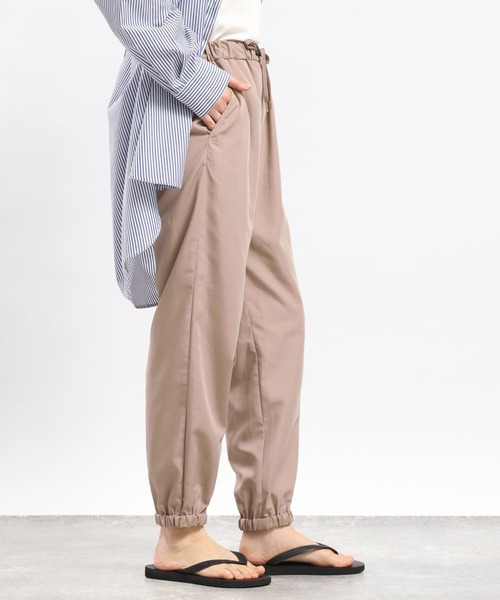 GLOBAL WORK Smile Seed Store（グローバルワーク スマイルシードストア）の「軽やかイージージョグパンツ/987274（その他パンツ・レディース・ベージュ/チャコール/カーキ/ブラック・X-LARGE/LARGE/MEDIUM/SMALL）」の22枚目の写真