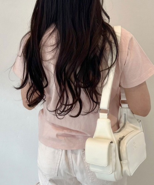 OLIVE des OLIVE（オリーブデオリーブ）の「ロゴTシャツ　1041060550（Tシャツ/カットソー・レディース・トップグレー/ホワイト/ブラック/ピンク/イエロー/サックスブルー/オフホワイト・FREE）」の17枚目の写真