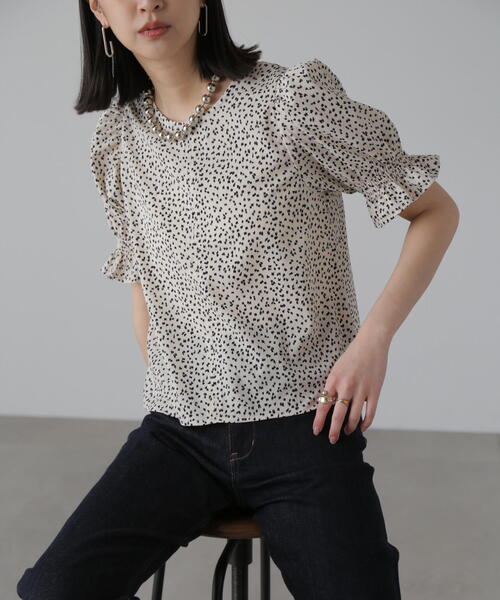 FREE'S MART（フリーズマート）の「◆ギャザースリーブ半袖ブラウス（シャツ/ブラウス・レディース・ブラック系その他/ベージュ系その他/ホワイト系その他・FREE）」の2枚目の写真
