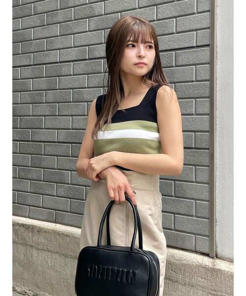 MURUA(ムルーア)の「クロップトスクエアニットタンク(ニット/セーター・レディース・ホワイト/ブラック/ブルー/その他1/その他2・FREE)」の6枚目の写真