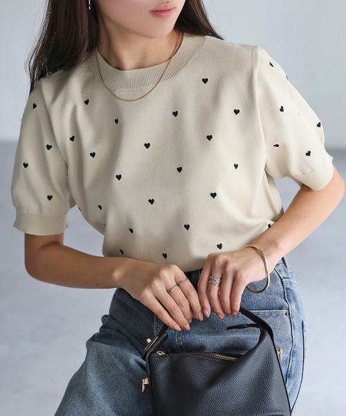 Riberry（リベリー）の「スポンディッシュハート刺繍半袖ニット（ニット/セーター・レディース・ブラック/アイボリー/ベージュ/ネイビー/ホワイト×レッド・FREE）」の11枚目の写真