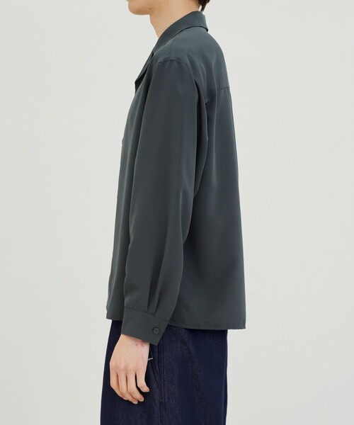 PUBLIC TOKYO(パブリックトウキョウ)の「サテンライクシルキーオープンシャツ(シャツ/ブラウス・メンズ・ホワイト/ダークグレー/ブラック/サックスブルー・1/2)」の7枚目の写真