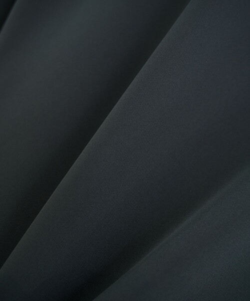 PUBLIC TOKYO(パブリックトウキョウ)の「サテンライクシルキーオープンシャツ(シャツ/ブラウス・メンズ・ホワイト/ダークグレー/ブラック/サックスブルー・1/2)」の5枚目の写真