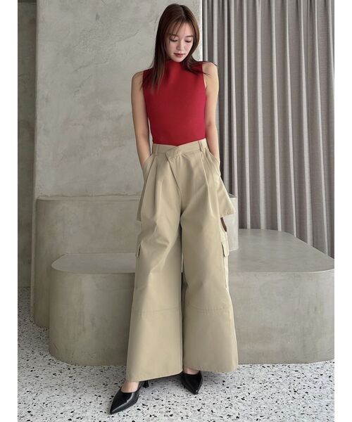 dazzlin（ダズリン）の「ラメニットノースリトップス（ニット/セーター・レディース・ベージュ/レッド/ライトグレー/チャコールグレー/オフホワイト・FREE）」の8枚目の写真