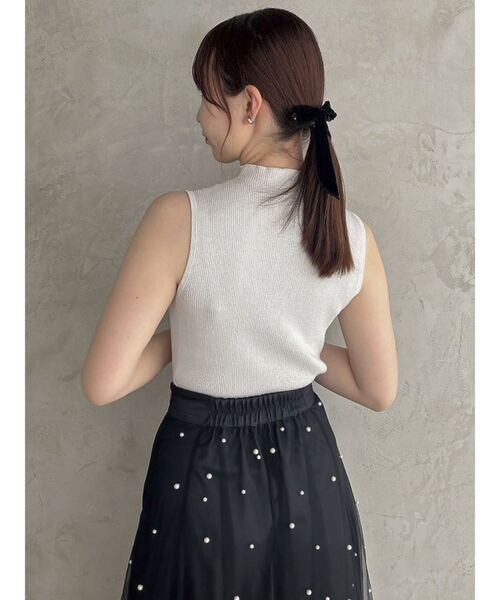 dazzlin（ダズリン）の「ラメニットノースリトップス（ニット/セーター・レディース・ベージュ/レッド/ライトグレー/チャコールグレー/オフホワイト・FREE）」の12枚目の写真