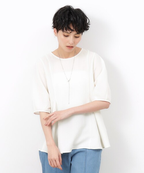 OPAQUE.CLIP（オペークドットクリップ）の「◆《STORY8月号掲載》ストレッチふくれジャカードペプラムブラウス【洗濯機洗い可】（シャツ/ブラウス・レディース・ホワイト/アイボリー/ブラック/ブルーグリーン・36/38/40/42）」の2枚目の写真