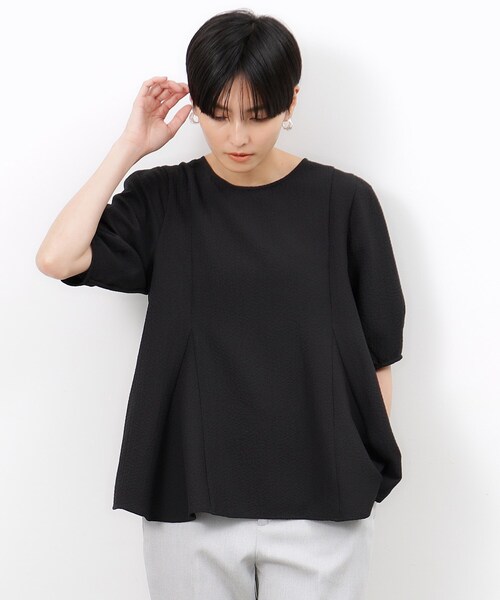 OPAQUE.CLIP（オペークドットクリップ）の「◆《STORY8月号掲載》ストレッチふくれジャカードペプラムブラウス【洗濯機洗い可】（シャツ/ブラウス・レディース・ホワイト/アイボリー/ブラック/ブルーグリーン・36/38/40/42）」の3枚目の写真