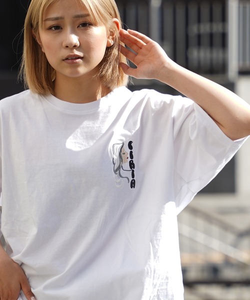 1111clothing(ワンフォークロージング)の「【unisex】ガールズイラスト Tシャツ / オーバーサイズTシャツ ビッグシルエット メンズ レディース(Tシャツ/カットソー・メンズ・ホワイト/ブラック・ONESIZE(M))」の10枚目の写真