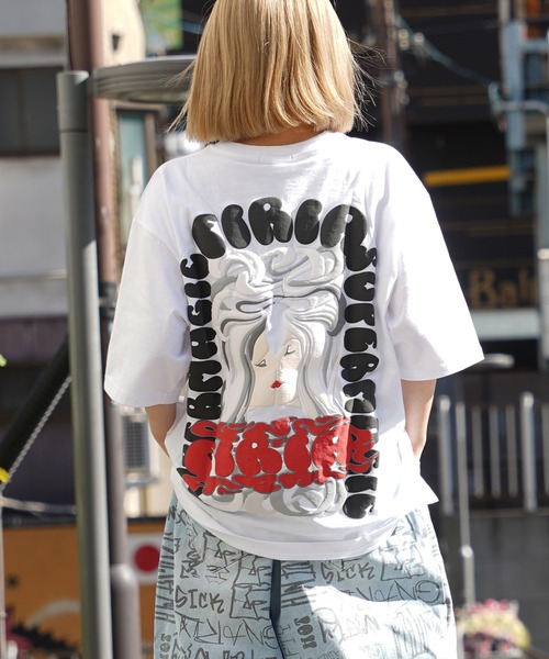 1111clothing(ワンフォークロージング)の「【unisex】ガールズイラスト Tシャツ / オーバーサイズTシャツ ビッグシルエット メンズ レディース(Tシャツ/カットソー・メンズ・ホワイト/ブラック・ONESIZE(M))」の7枚目の写真