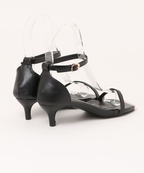 Fabby fabby(ファビィーファビィー)の「ピンヒールトゥキャップストラップサンダル(サンダル・レディース・ブラック/オフホワイト・SMALL/MEDIUM/LARGE)」の4枚目の写真