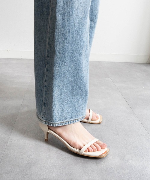 Fabby fabby(ファビィーファビィー)の「ピンヒールトゥキャップストラップサンダル(サンダル・レディース・ブラック/オフホワイト・SMALL/MEDIUM/LARGE)」の17枚目の写真