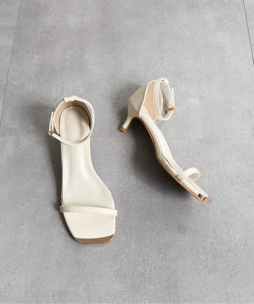 Fabby fabby(ファビィーファビィー)の「ピンヒールトゥキャップストラップサンダル(サンダル・レディース・ブラック/オフホワイト・SMALL/MEDIUM/LARGE)」の5枚目の写真