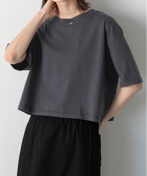 ad thie(アドティエ)の「ヴィンテージ風 ピグメントショート丈Tシャツ(Tシャツ/カットソー・レディース・チャコールグレー/ブルー/レッド/ネイビー・FREE)」の1枚目の写真