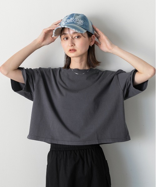 ad thie(アドティエ)の「ヴィンテージ風 ピグメントショート丈Tシャツ(Tシャツ/カットソー・レディース・チャコールグレー/ブルー/レッド/ネイビー・FREE)」の16枚目の写真