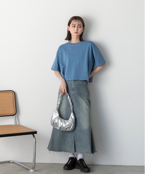 ad thie(アドティエ)の「ヴィンテージ風 ピグメントショート丈Tシャツ(Tシャツ/カットソー・レディース・チャコールグレー/ブルー/レッド/ネイビー・FREE)」の19枚目の写真
