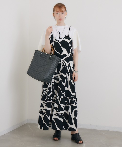 ROSIEE(ロージー)の「ROSIEE 総柄キャミティアードワンピース(ワンピース・レディース・ベージュ/ホワイト・FREE)」の13枚目の写真