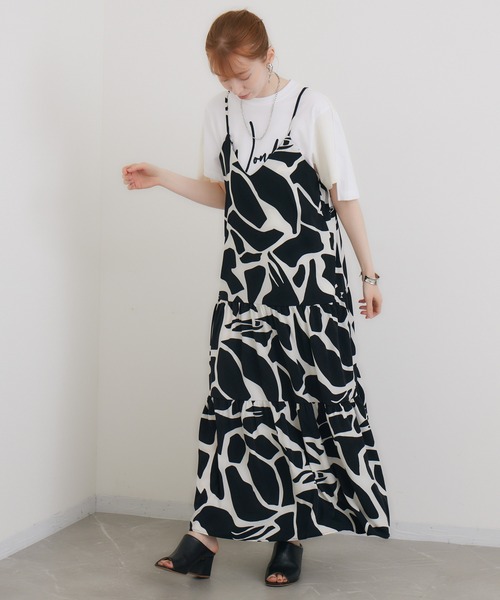 ROSIEE(ロージー)の「ROSIEE 総柄キャミティアードワンピース(ワンピース・レディース・ベージュ/ホワイト・FREE)」の12枚目の写真