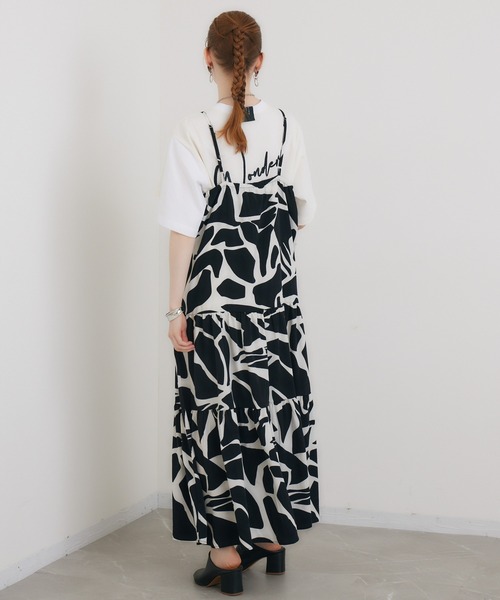 ROSIEE(ロージー)の「ROSIEE 総柄キャミティアードワンピース(ワンピース・レディース・ベージュ/ホワイト・FREE)」の11枚目の写真