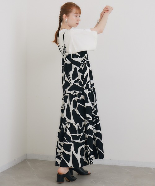 ROSIEE(ロージー)の「ROSIEE 総柄キャミティアードワンピース(ワンピース・レディース・ベージュ/ホワイト・FREE)」の10枚目の写真