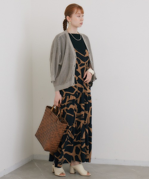 ROSIEE(ロージー)の「ROSIEE 総柄キャミティアードワンピース(ワンピース・レディース・ベージュ/ホワイト・FREE)」の8枚目の写真