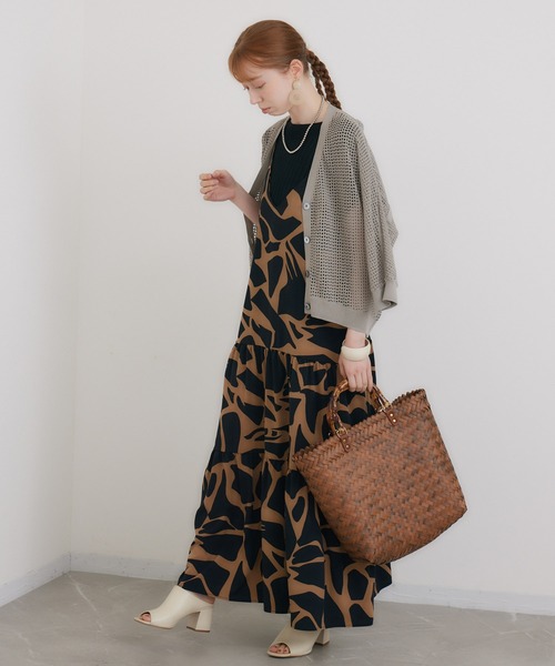 ROSIEE(ロージー)の「ROSIEE 総柄キャミティアードワンピース(ワンピース・レディース・ベージュ/ホワイト・FREE)」の7枚目の写真