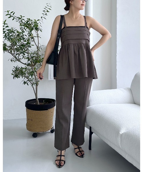 mysty woman（ミスティウーマン）の「ヨークタックテーパードパンツ 135607（スラックス・レディース・ダークブラウン/ベージュ/グレー・FREE）」の21枚目の写真