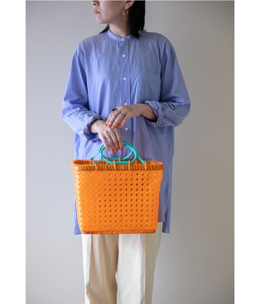 LILA&FLEUR(リラアンドフルール)の「Lila Basket M(かごバッグ・レディース・オレンジ/ライム/チャコールグレー/ラベンダー/ホワイト×ブルー/ブルー/イエロー・MEDIUM)」の7枚目の写真
