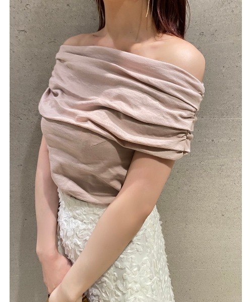 SNIDEL（スナイデル）の「オフショルカットトップス（Tシャツ