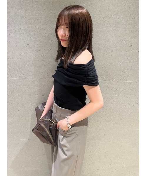 ❤️専用 snidel オフショルフレアトップス SNIDEL 新作10%OFF スナイデル トップス 25春夏 ギャザー