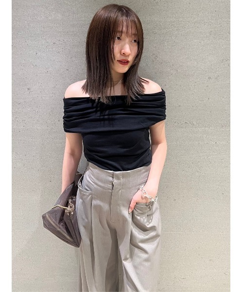 snidel オフショルカットトップス