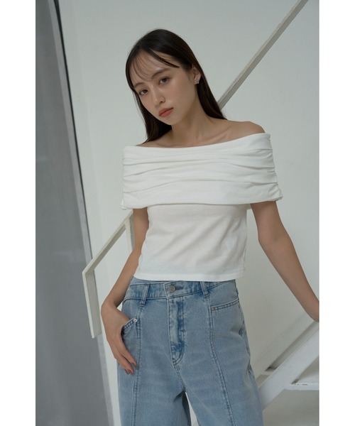 SNIDEL（スナイデル）の「オフショルカットトップス（Tシャツ/カットソー・レディース・ピンクベージュ/ブラック/ホワイト/チャコール・FREE）」の6枚目の写真