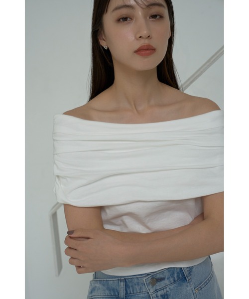 SNIDEL（スナイデル）の「オフショルカットトップス（Tシャツ/カットソー・レディース・ピンクベージュ/ブラック/ホワイト/チャコール・FREE）」の18枚目の写真