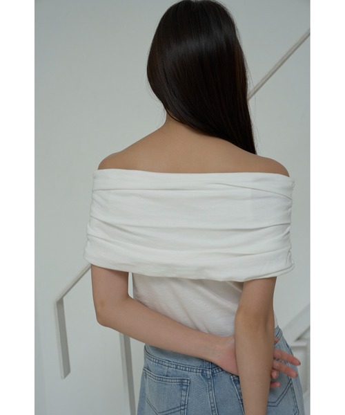 SNIDEL（スナイデル）の「オフショルカットトップス（Tシャツ/カットソー・レディース・ピンクベージュ/ブラック/ホワイト/チャコール・FREE）」の21枚目の写真